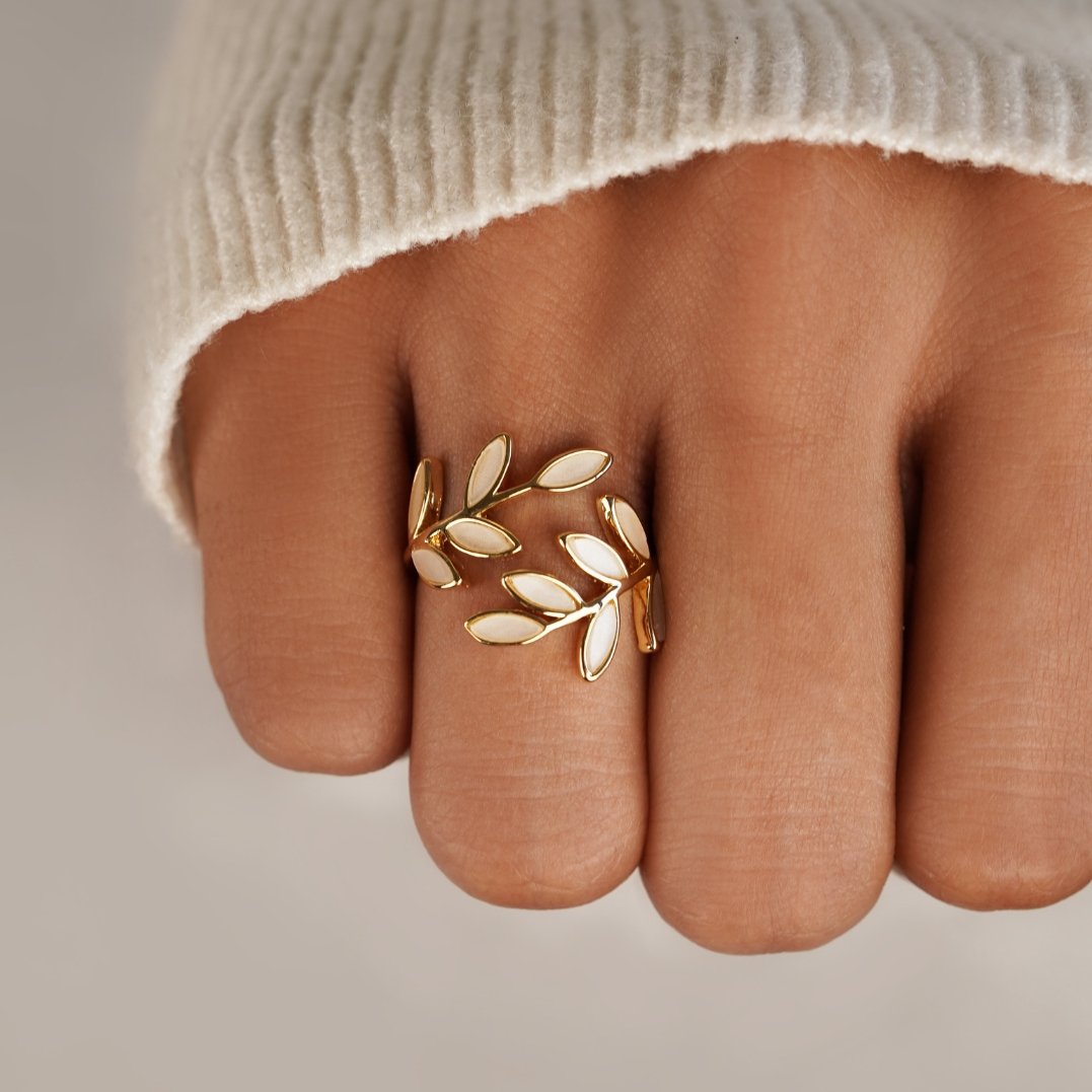 Goden Leaf Ring