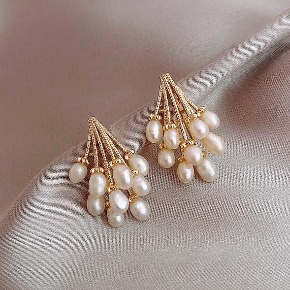 Earrings of Pearl Rain