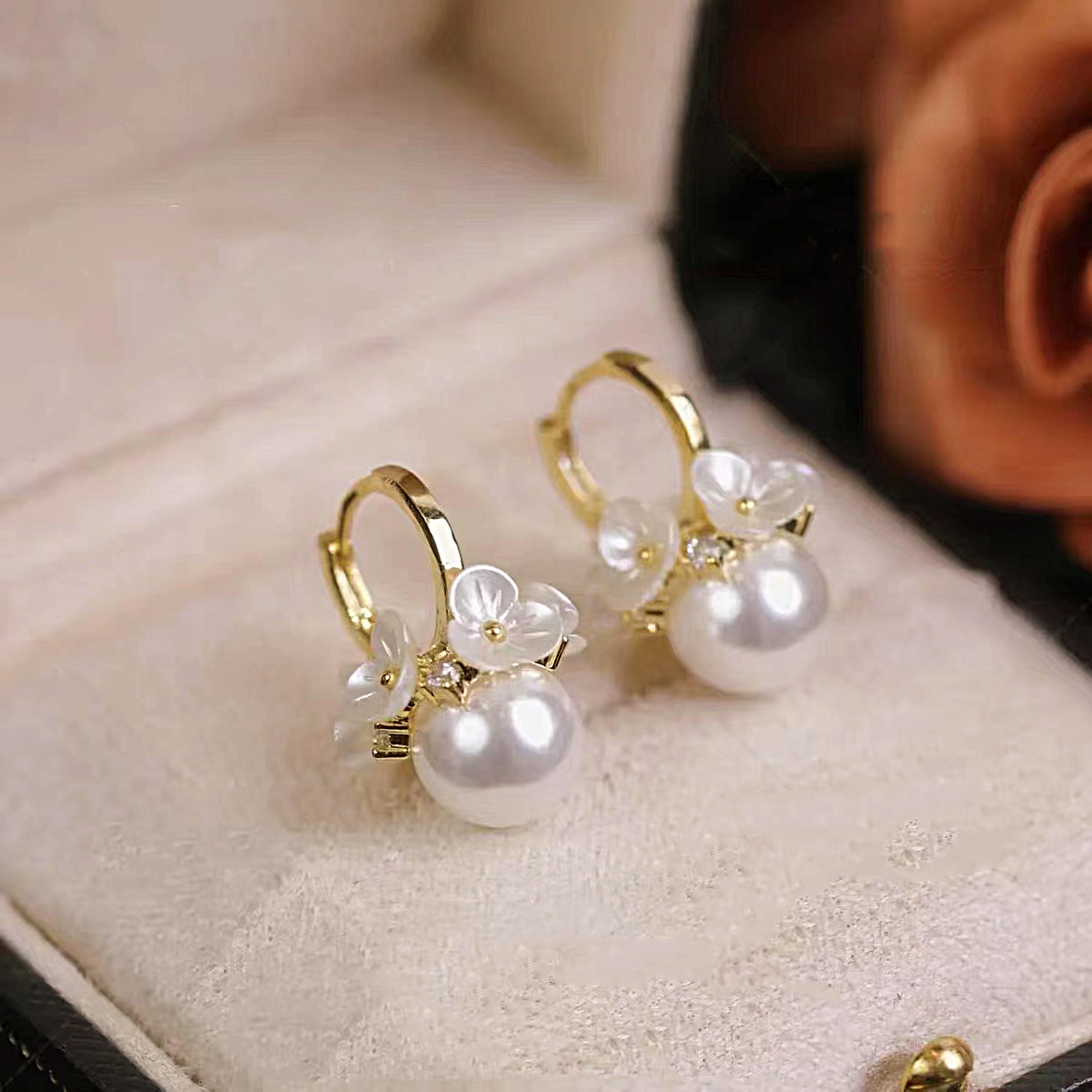 Floral Elegant Pearl Earrings